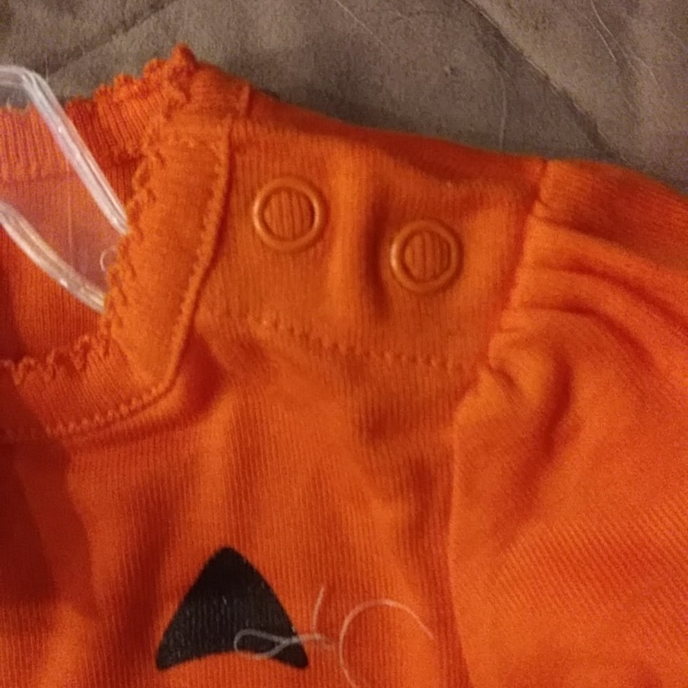 Carters Pumpkin 6M Onesie Halloween - Picture 6 of 8